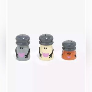 Blue's Clues MR. SALT, MRS. PEPPER, AND PAPRIKA CERAMIC SHAKER SET New No Box